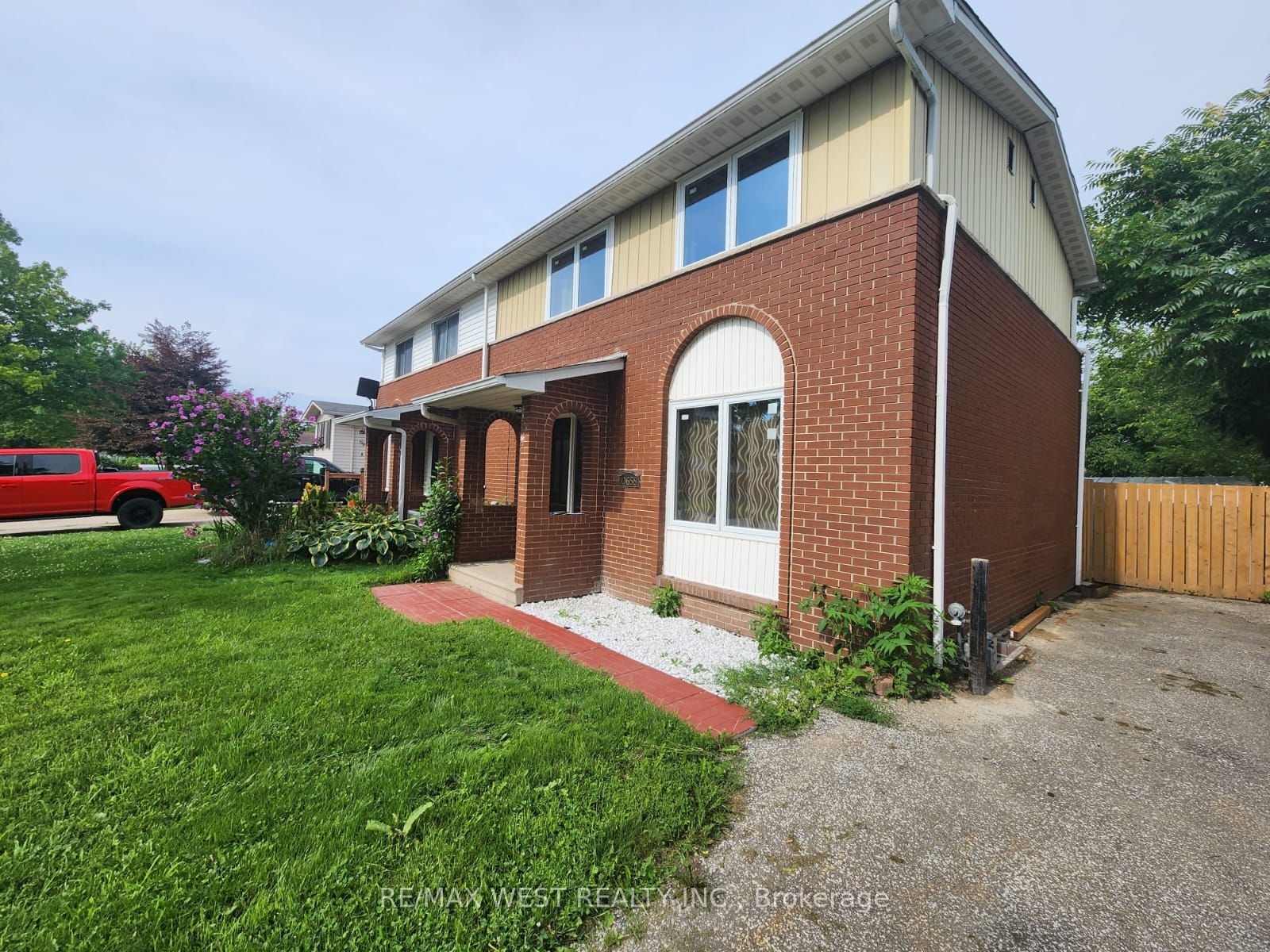 Additional image 3 of 10658 Atwater Crescent, Windsor, ON, N8R 1N6