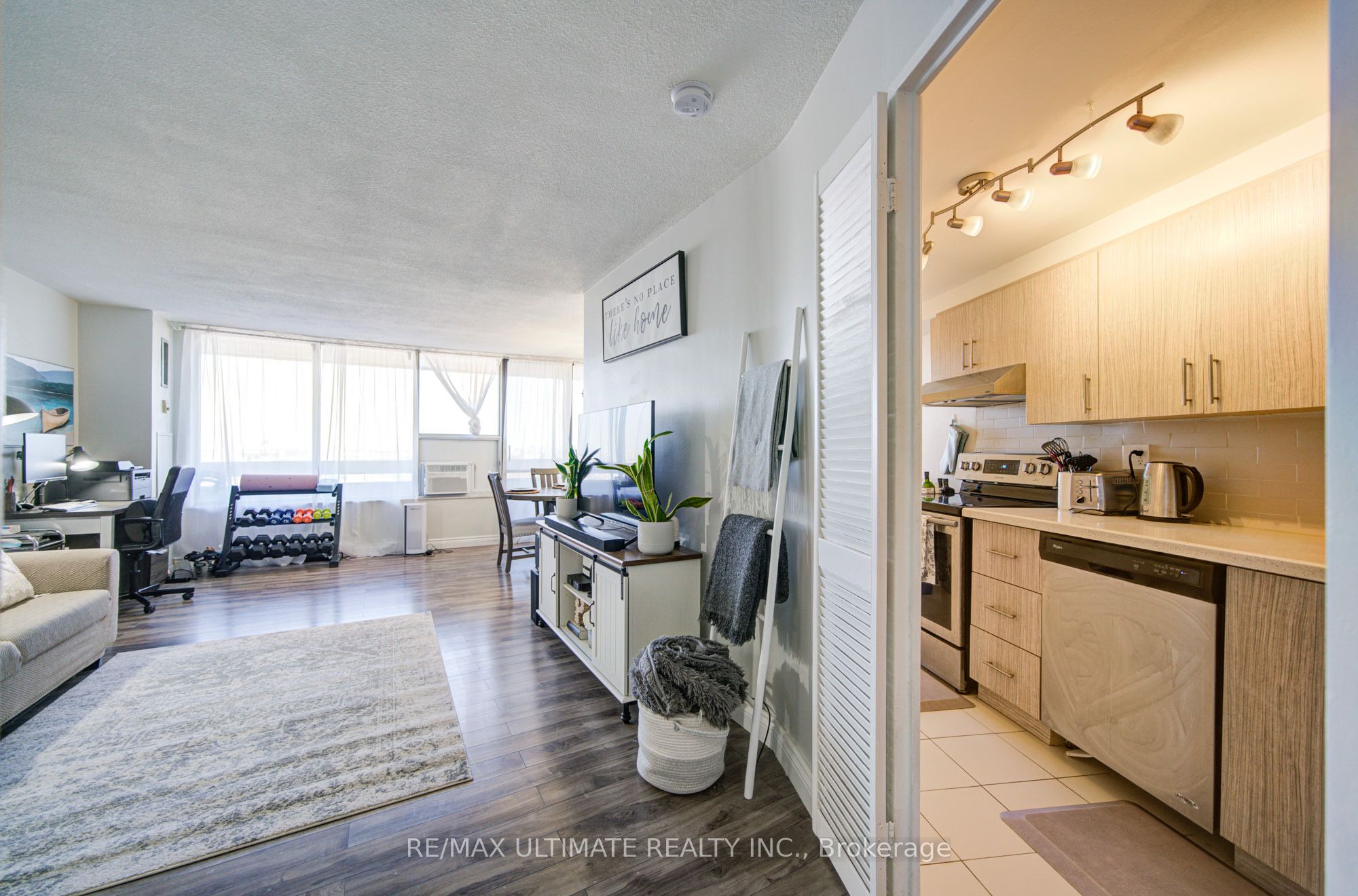 Additional image 5 of Ph#11-11 Wincott Drive, Toronto, ON, M9R 2R9