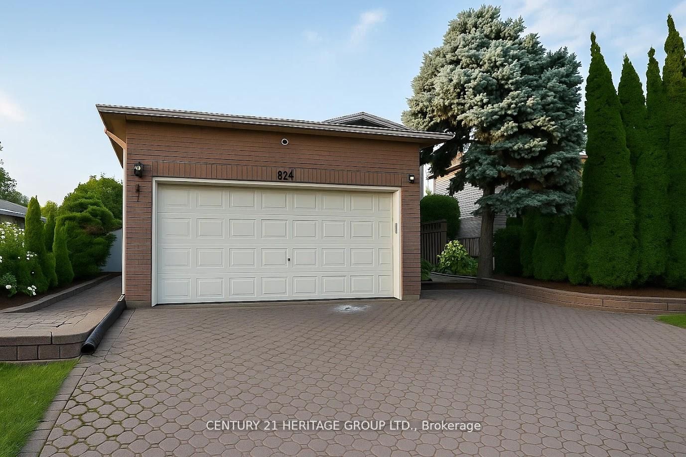 824 Thornton Road N, Oshawa, ON, L1J 7N2