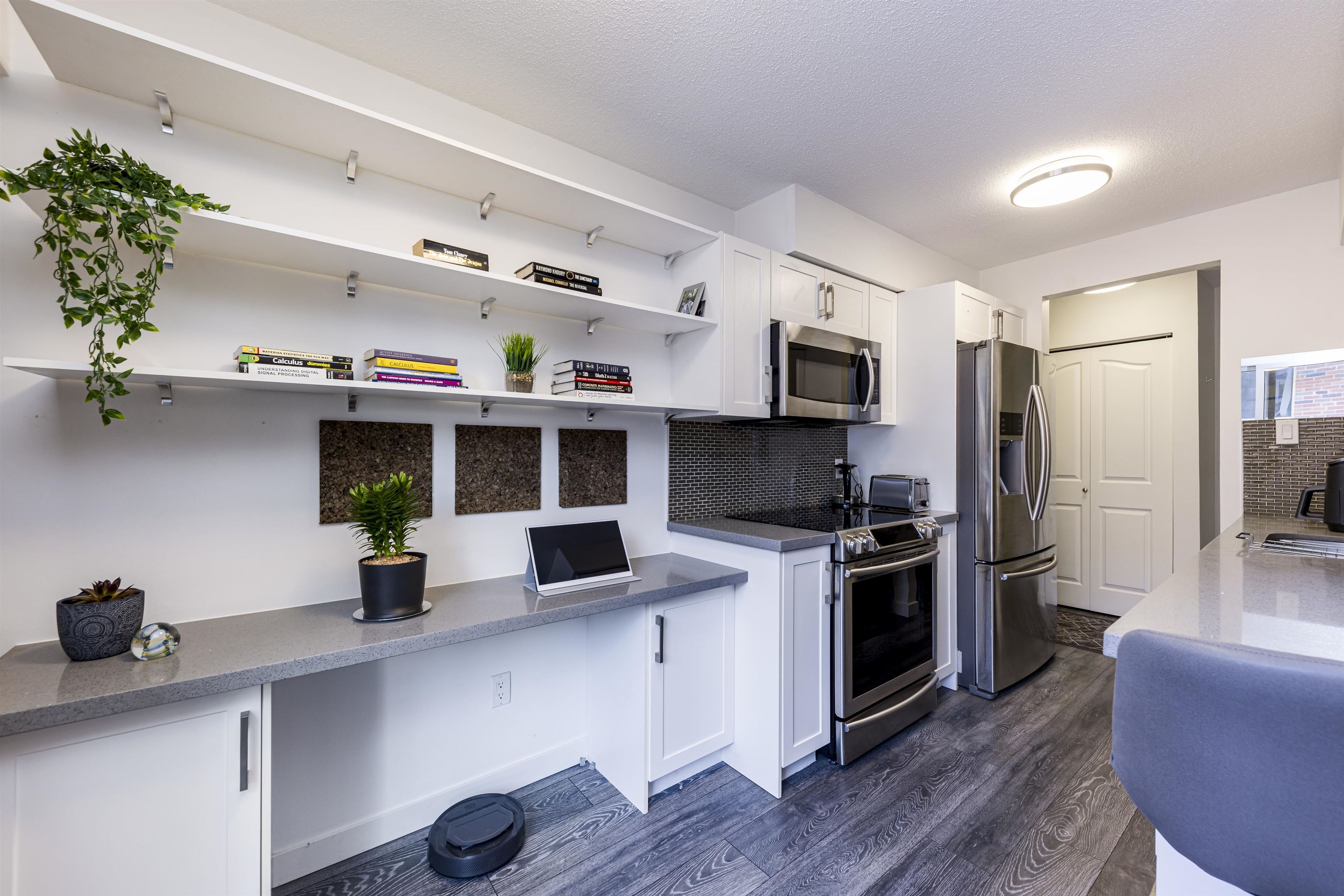 Additional image 4 of 208-160 19th Street E, North Vancouver, BC, V7L 2Y8