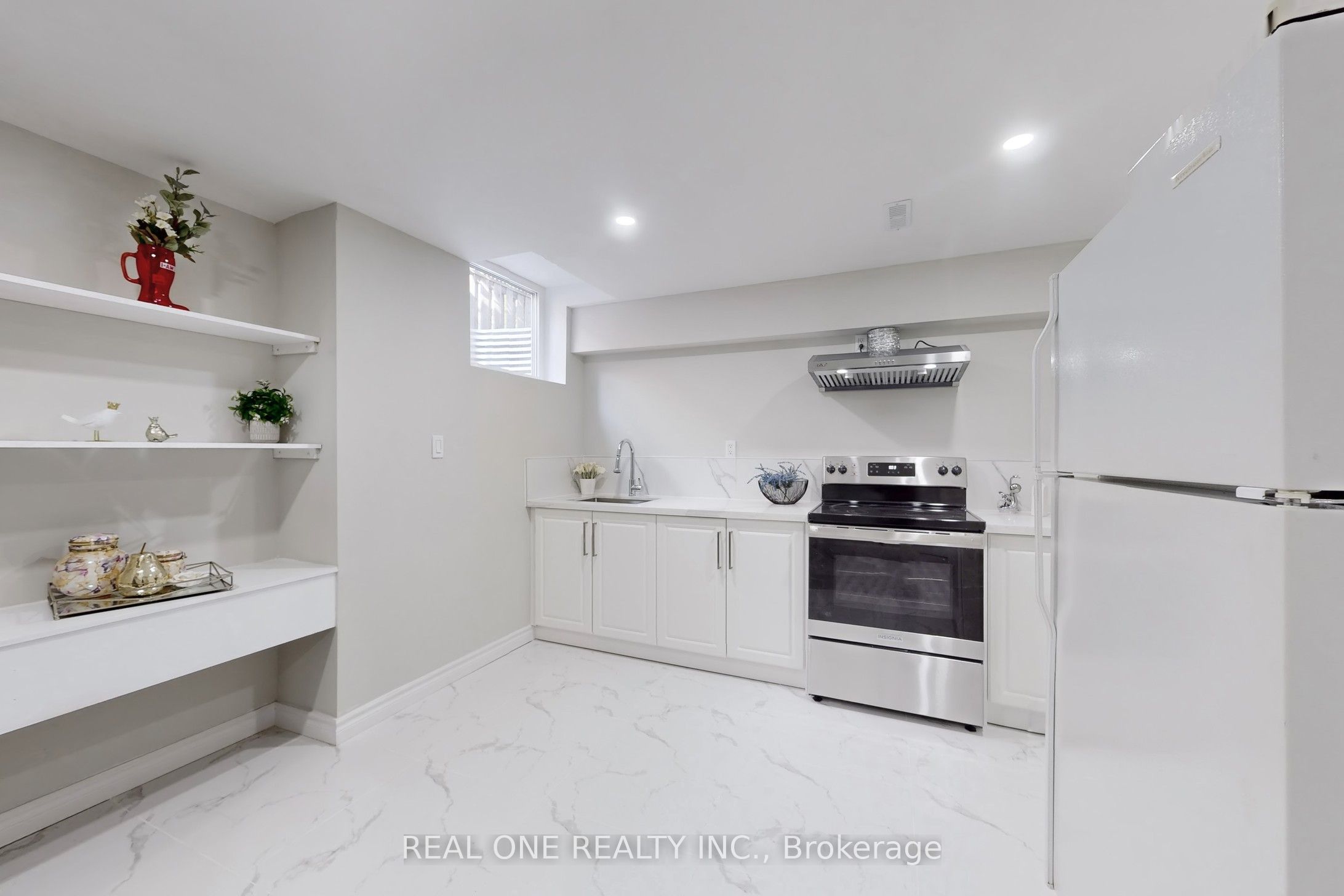 Additional image 3 of 27 Gladiola Court E, Whitby, ON, L1R 1N8