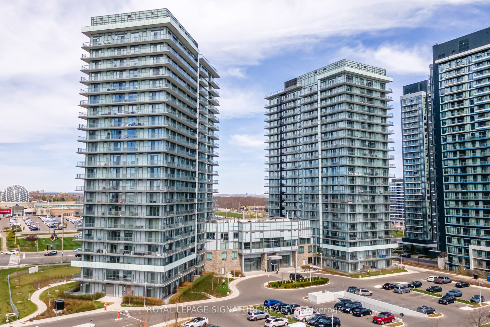405B-4655 Metcalfe Avenue, Mississauga, ON, L5M 0Z7