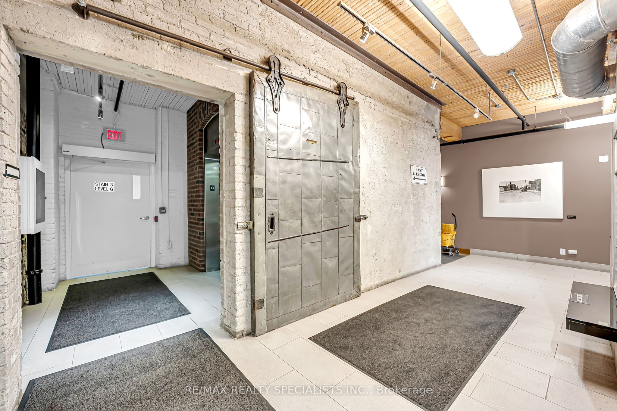 Additional image 2 of 520-68 Broadview Avenue, Toronto, ON, M4M 2E8