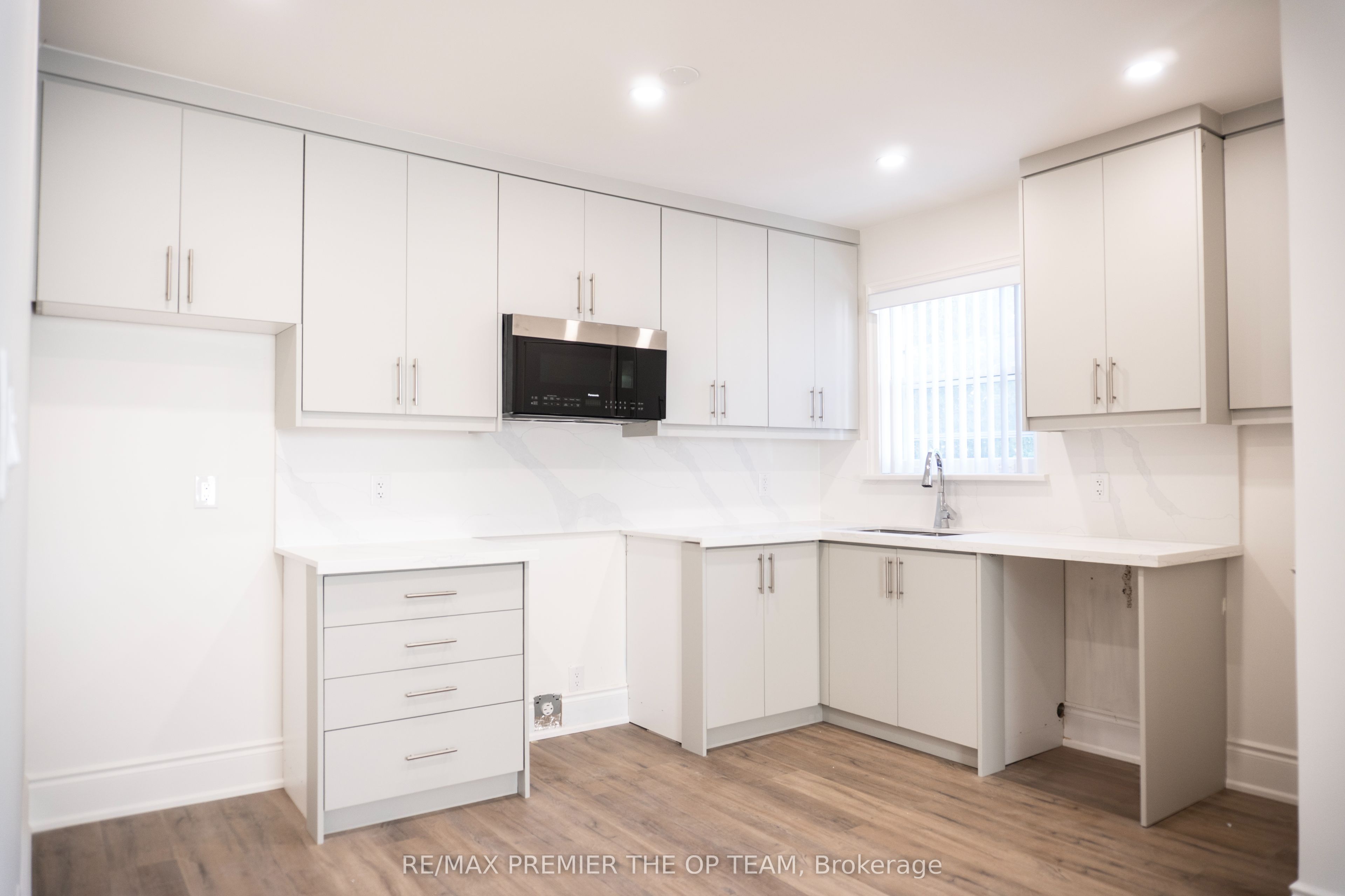Additional image 3 of Upper-148 Martin Grove Road, Toronto, ON, M9B 4K9