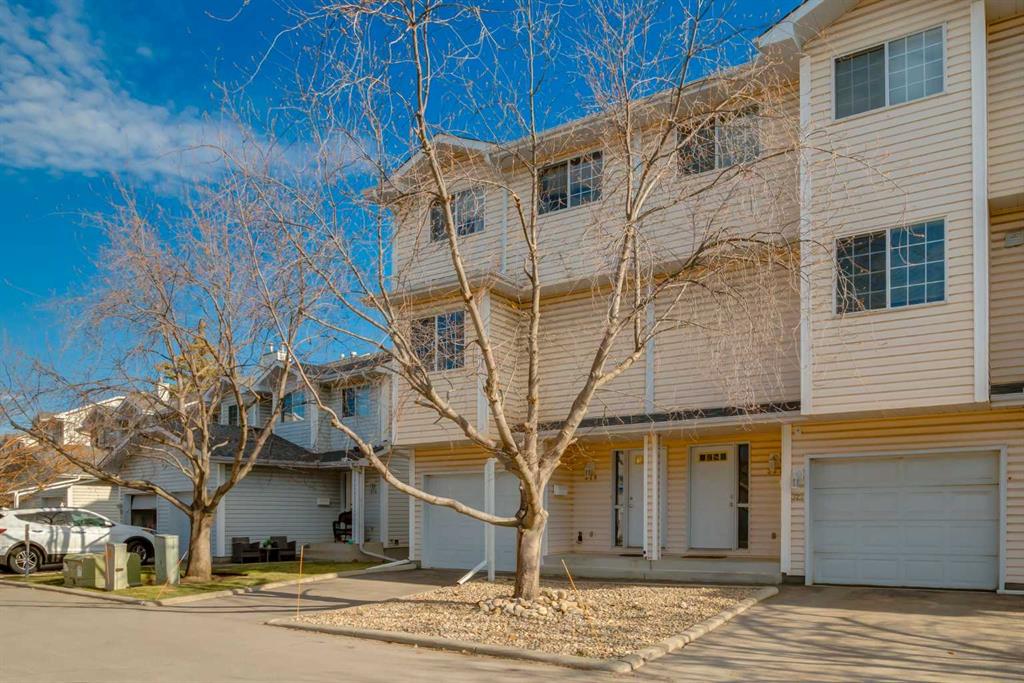 318 Hawkstone Manor NW, Calgary, AB, T3G 3X2