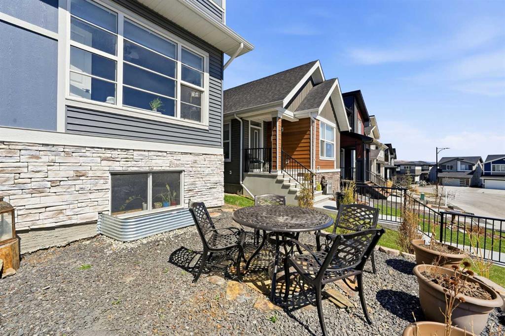 17 Precedence Glen, Cochrane, AB, T4C2W7 photo 3