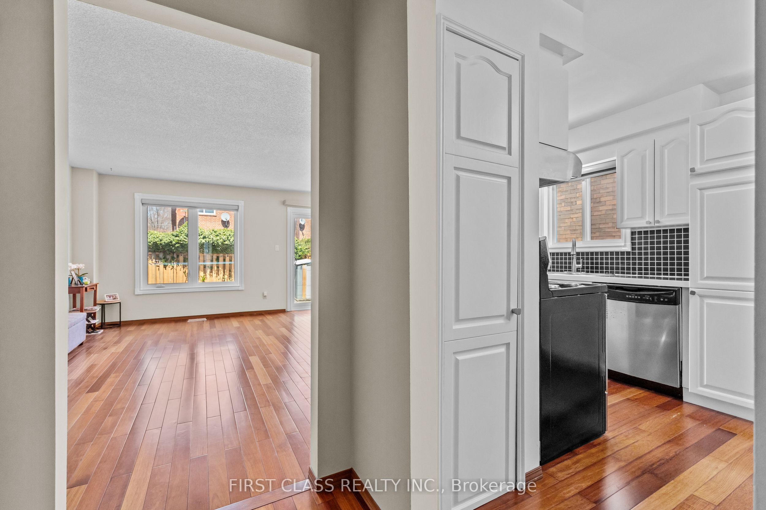 Additional image 5 of 4213 Beacon Lane, Mississauga, ON, L5C 3V8