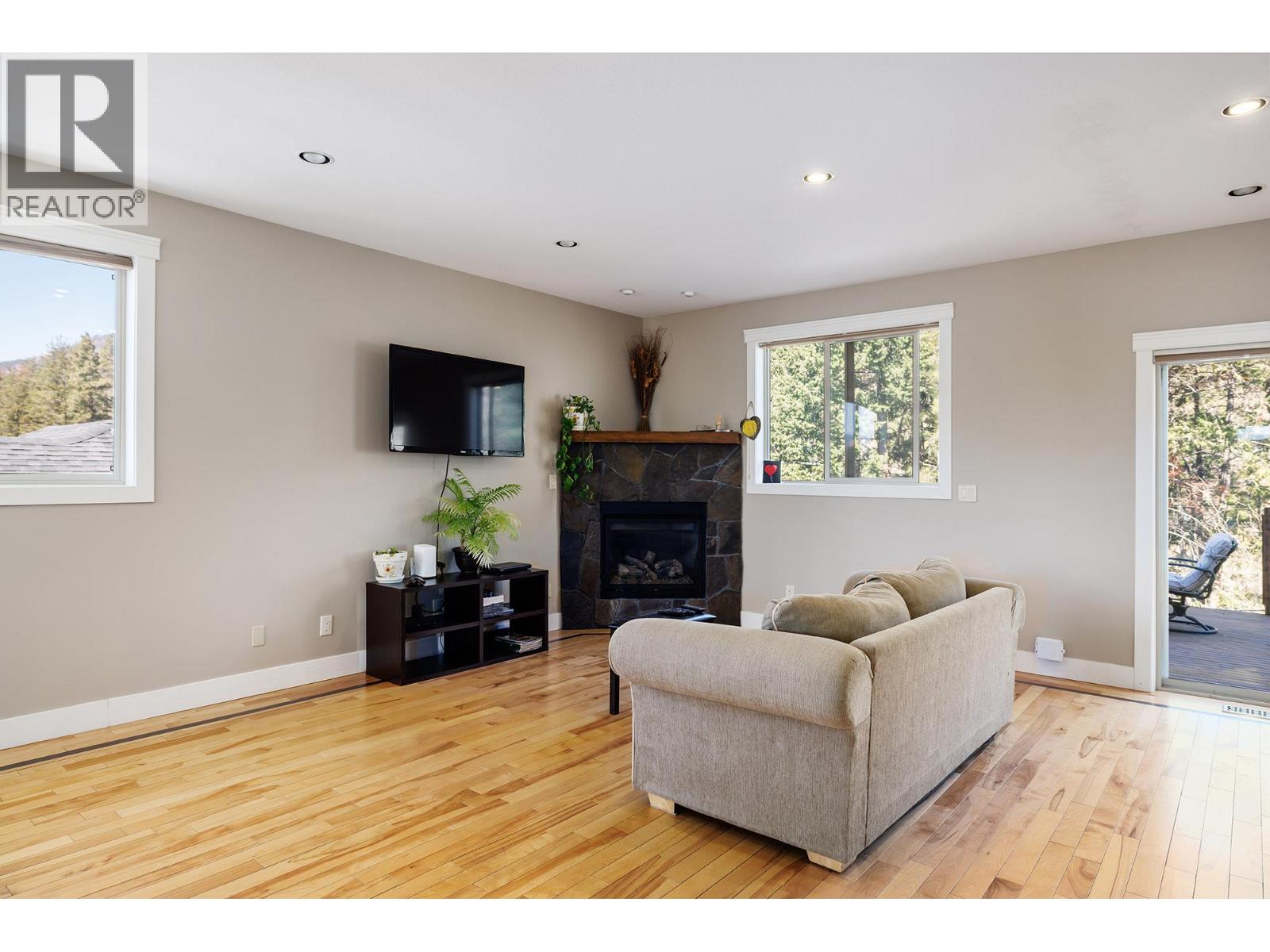 Additional image 3 of 2054 Sunview Drive, West Kelowna, BC, V1Z3X6