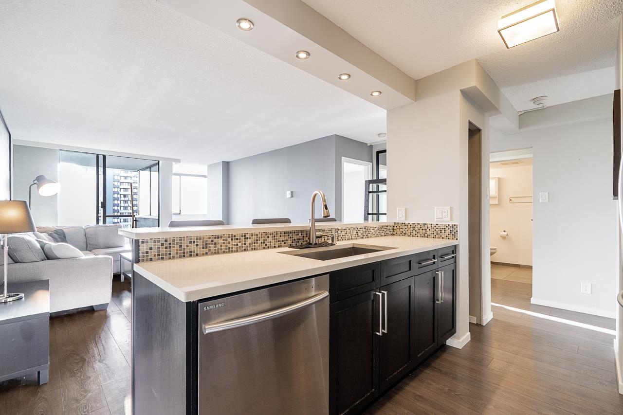 Additional image 3 of 2101-9521 Cardston Court, Burnaby, BC, V3N 4R8