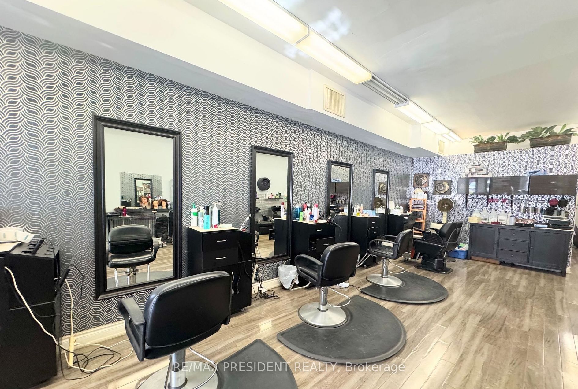 Additional image 3 of 3063 Hurontario Street, Mississauga, ON, L5A 2G9