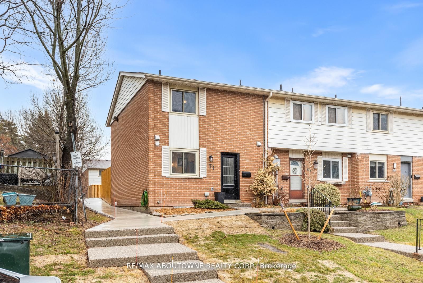 71 Sarah Lane, Oakville, ON, L6L 3V2