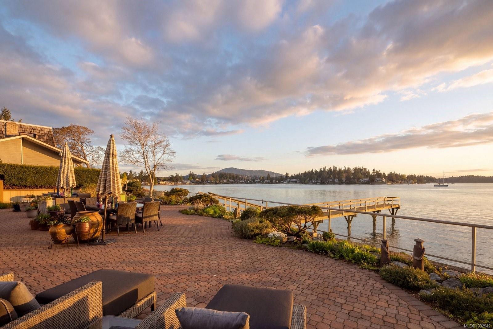 2450 Whidby Lane, Sidney, BC, V8L 2K3