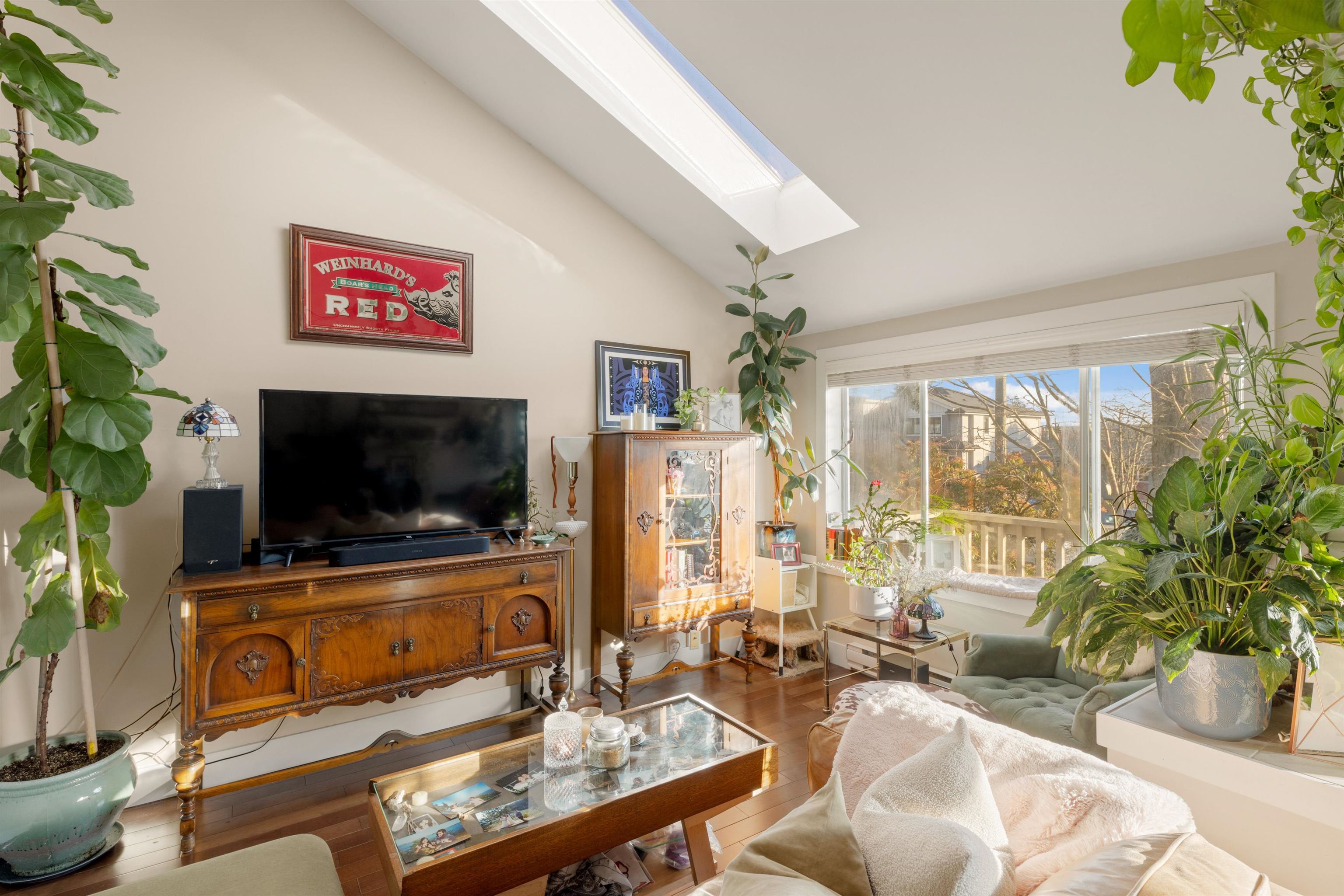 Additional image 3 of 612 4th Street E, North Vancouver, BC, V7L 1J8