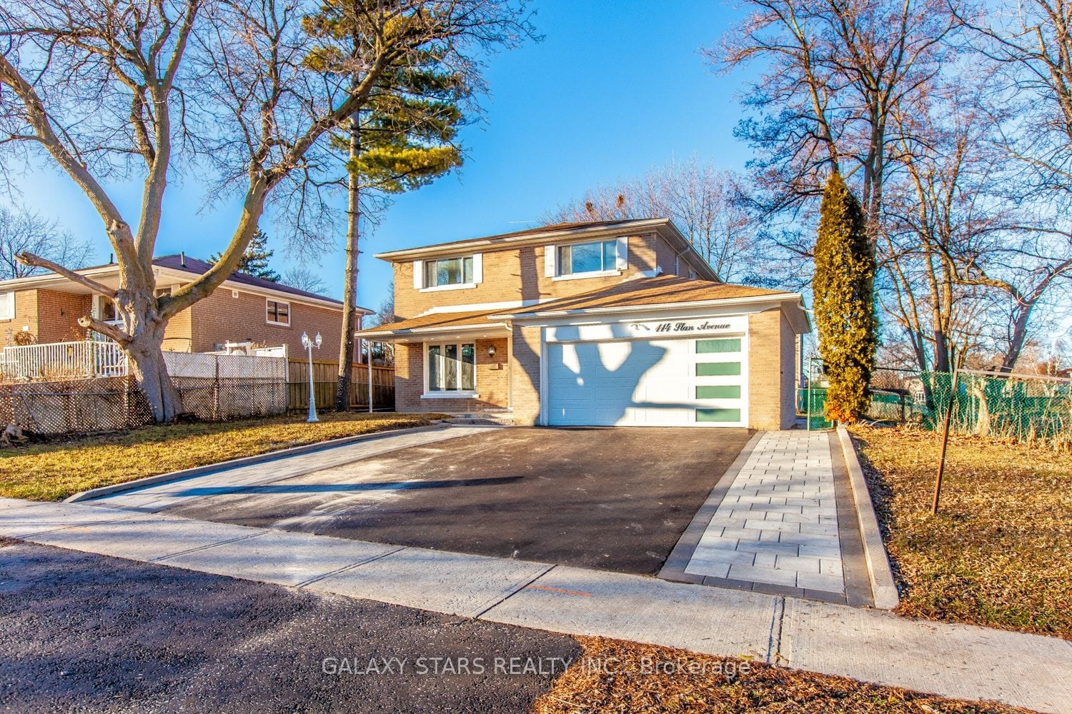 114 Slan Avenue, Toronto photo 2