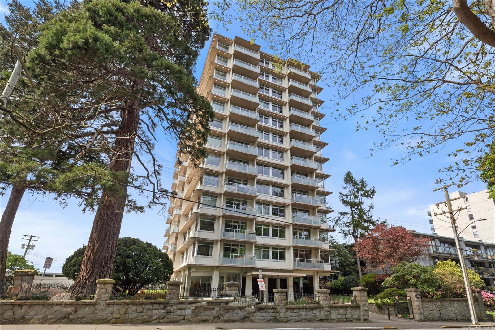 1005-250 Douglas Street, Victoria, BC, V8V 2P4