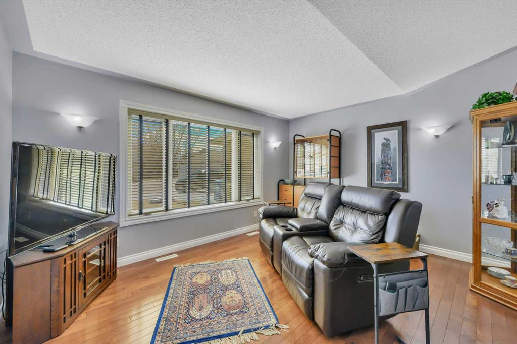 Additional image 6 of 82 Ingram Close, Red Deer, AB, T4R 0A3