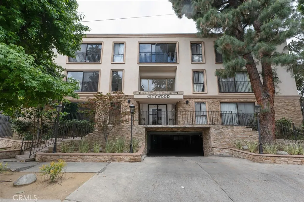15344 Weddington Street Unit 102, Sherman Oaks, CA 91411 photo 5