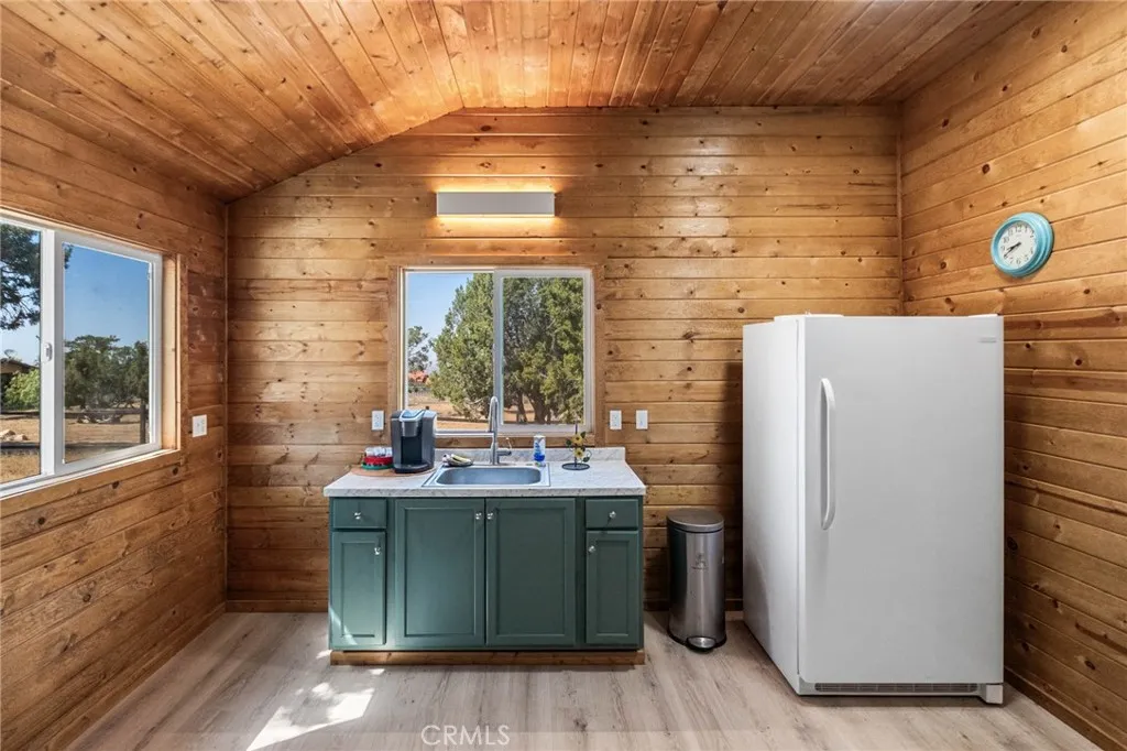 Additional image 113 of 984 Pinon Road, Pinon Hills, CA 92372