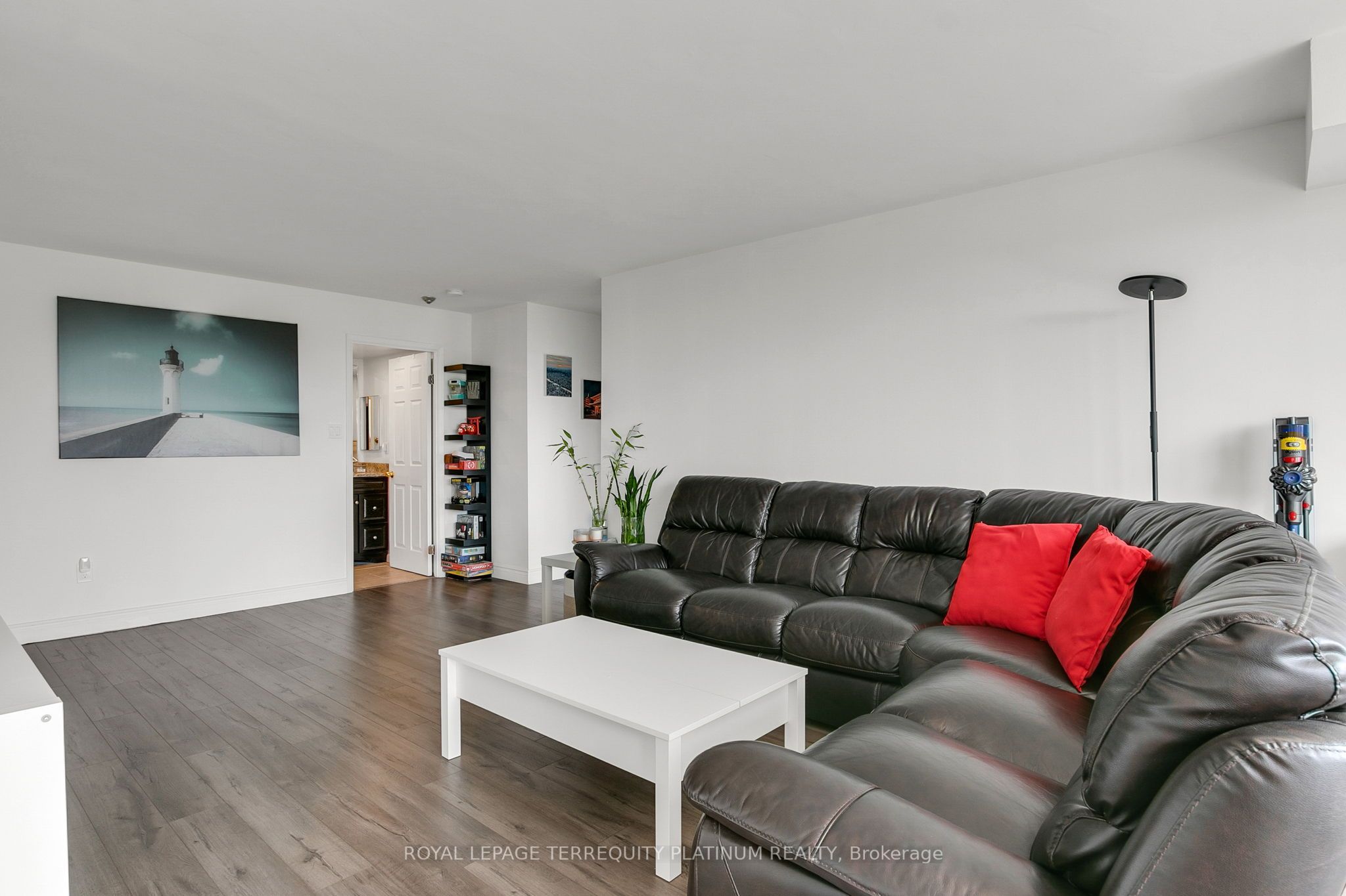Additional image 3 of 413-175 Cedar Avenue, Richmond Hill, ON, L4C 9V3