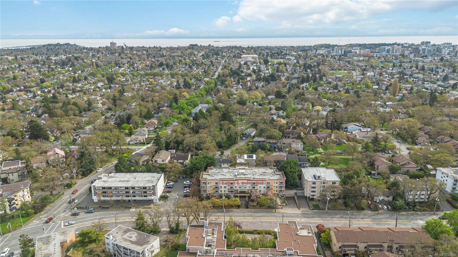 Additional image 4 of 211-1371 Hillside Avenue, Victoria, BC, V8T 2B3