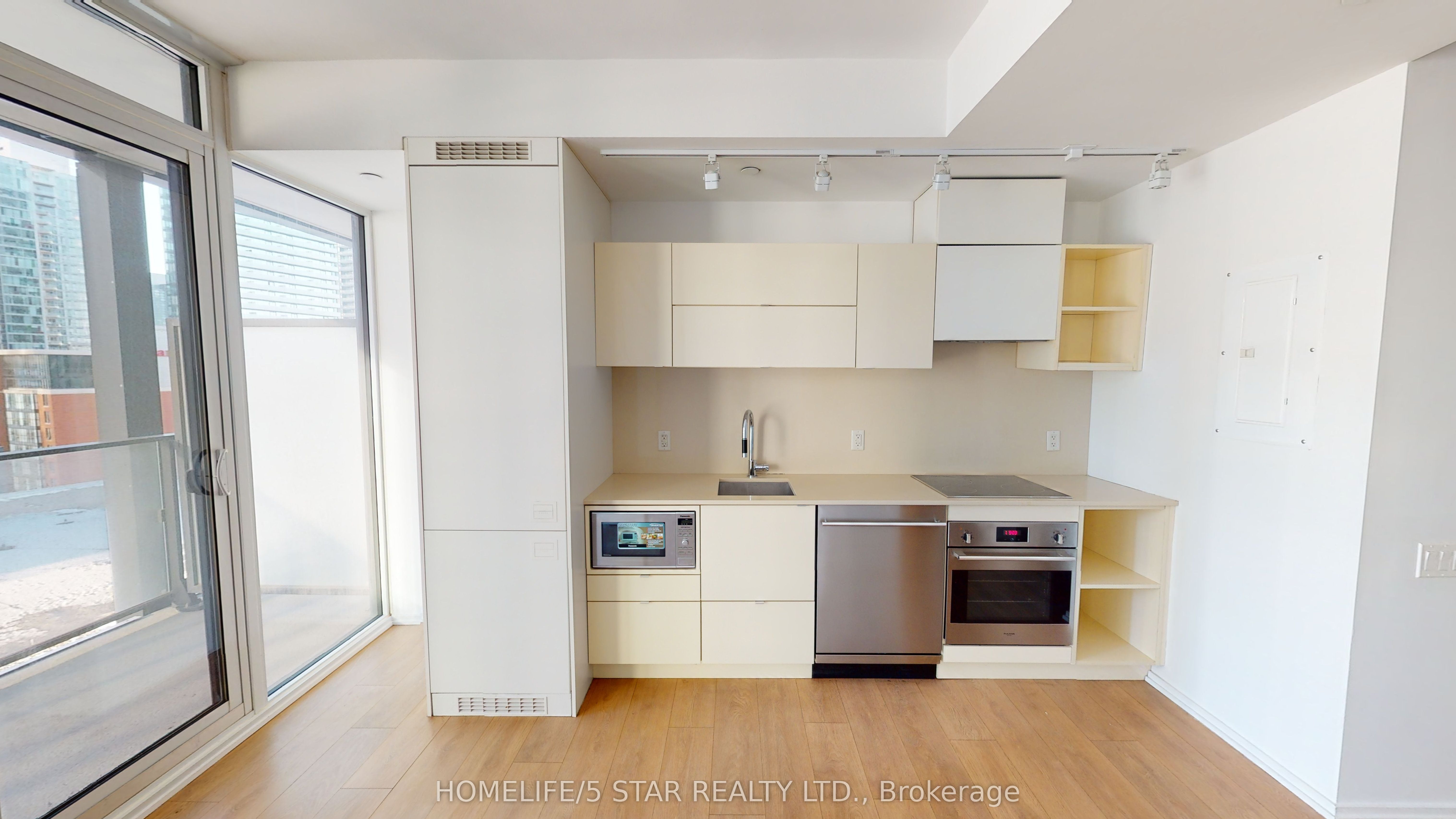 Additional image 4 of 1212-125 Peter Street, Toronto, ON, M5V 0M2