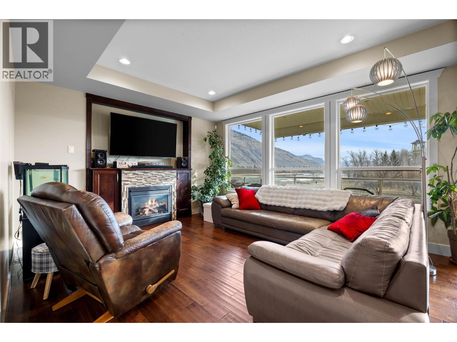 2748 Beachmount Crescent, Kamloops, BC, V2B0E6 photo 5