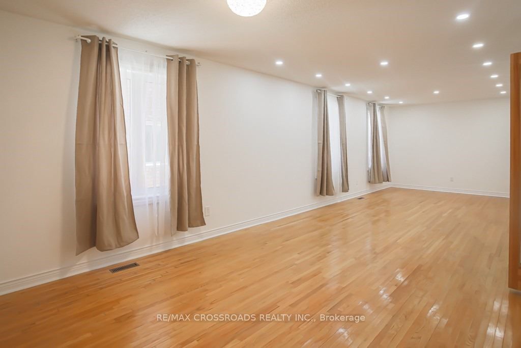 Additional image 3 of 87 Woodriver Street, Richmond Hill, ON, L4S 1H6