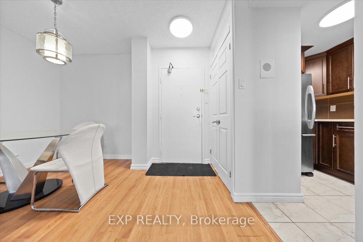 Additional image 4 of 1211-555 Brittany Drive, Ottawa, ON, K1K 4C5