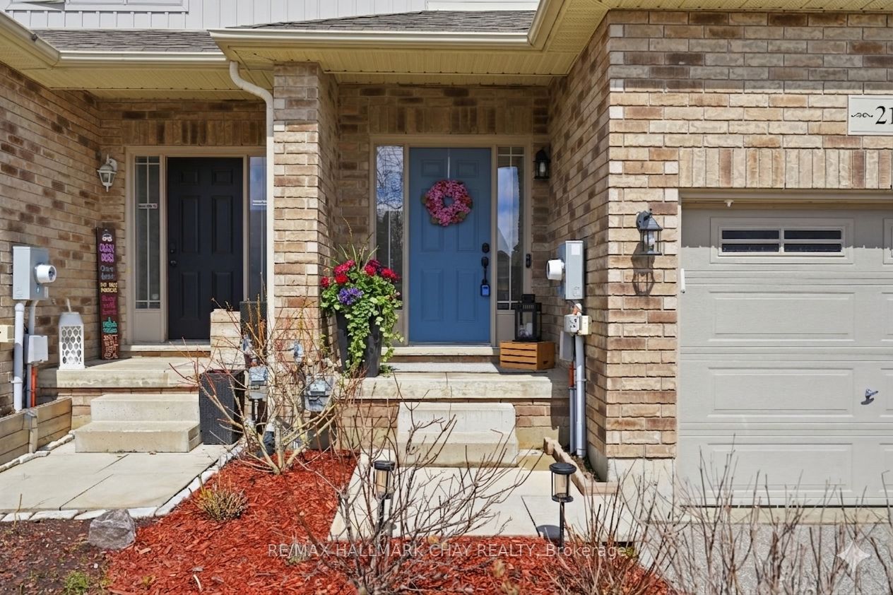 Additional image 2 of 215 Banting Crescent, Essa, ON, L3W 0P8