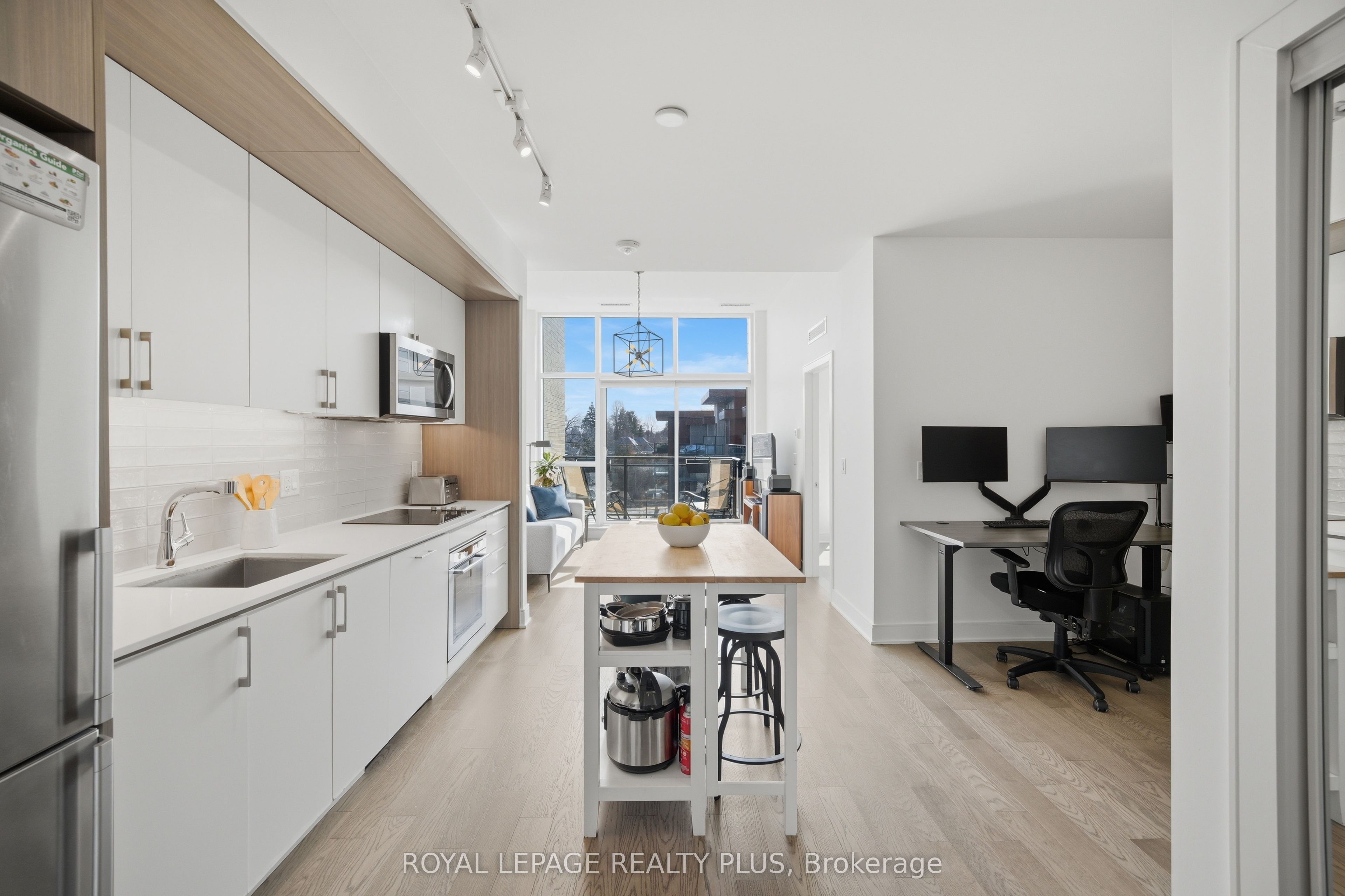 440-1575 Lakeshore Road W, Mississauga, ON, L5J 0B1
