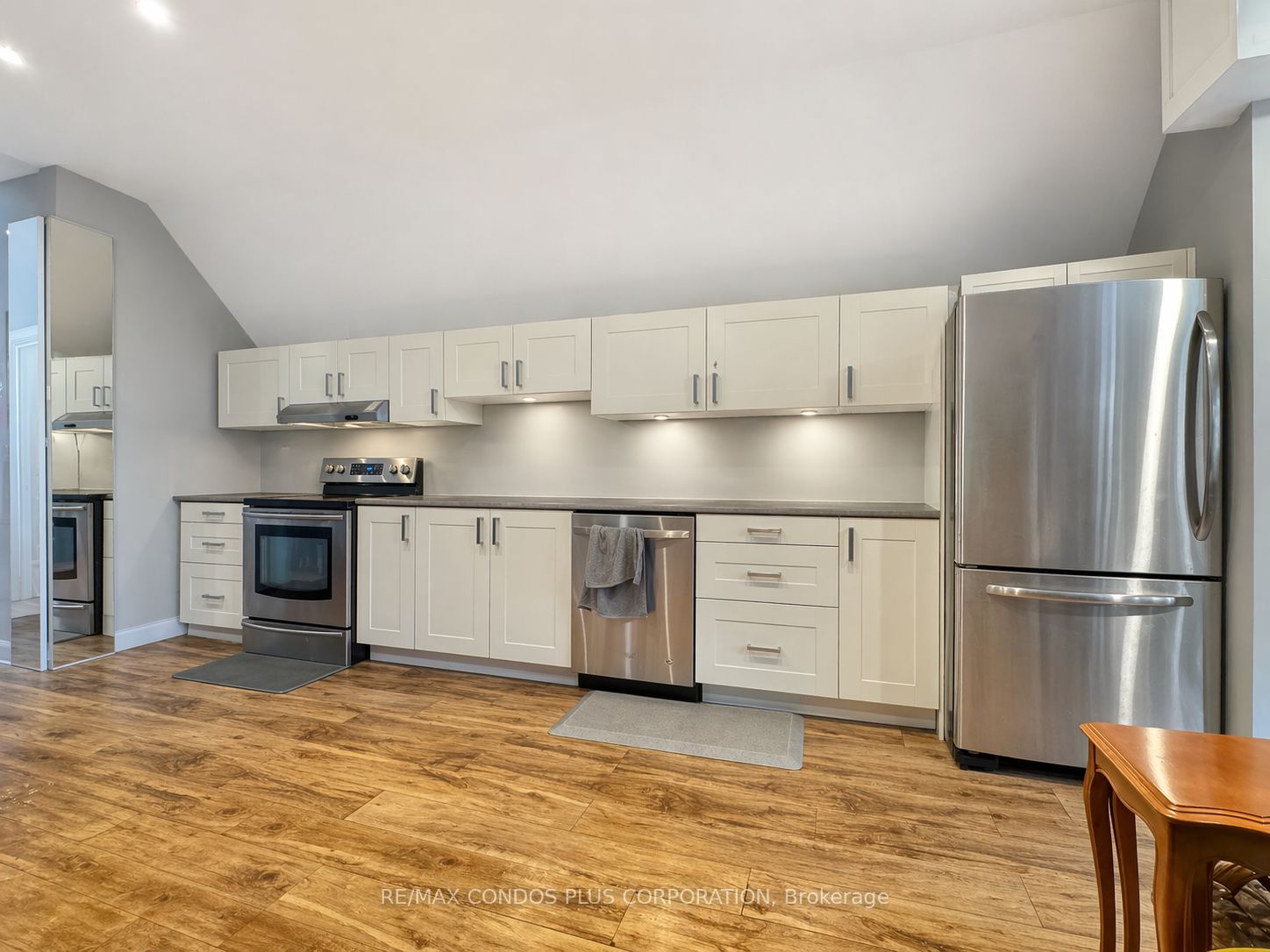 Additional image 4 of 869 Beach Boulevard, Hamilton, ON, L8H 6Z5