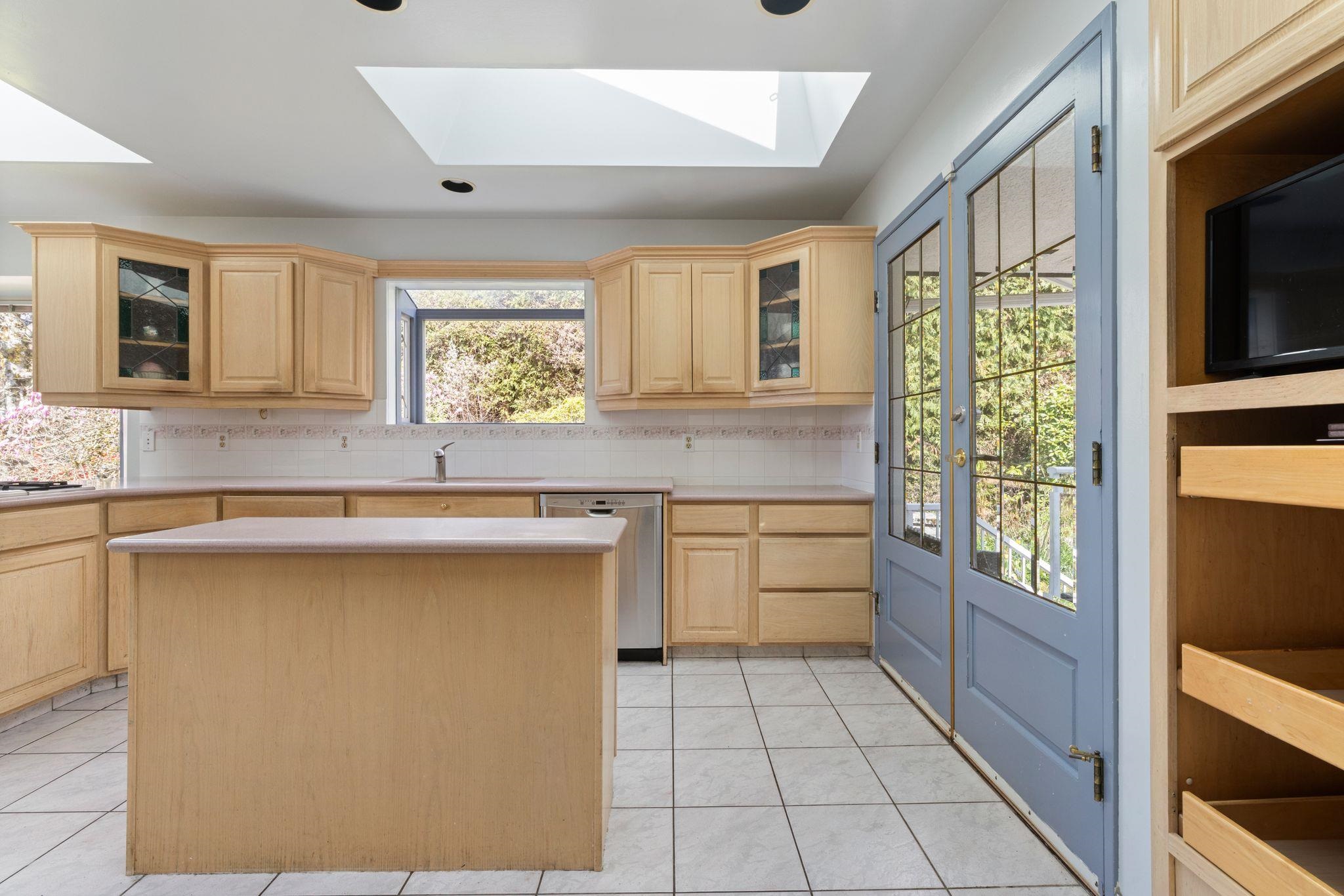 Additional image 5 of 420 Monteray Avenue, North Vancouver, BC, V7N 3E8
