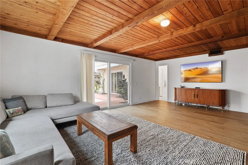 Additional image 36 of 2284 Redlands Dr, Newport Beach, CA 92660
