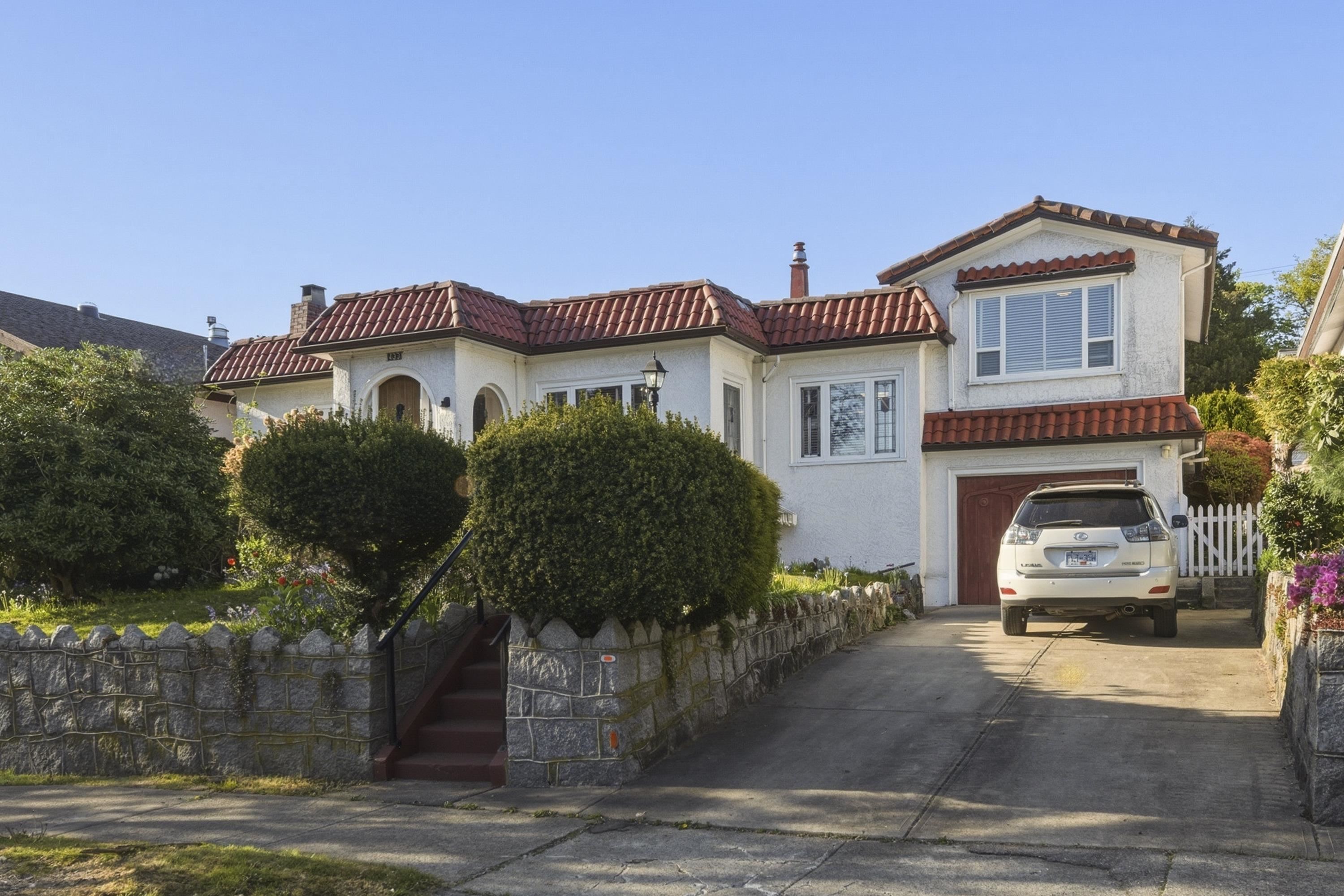433 48th Avenue E, Vancouver, BC, V5W 2E4