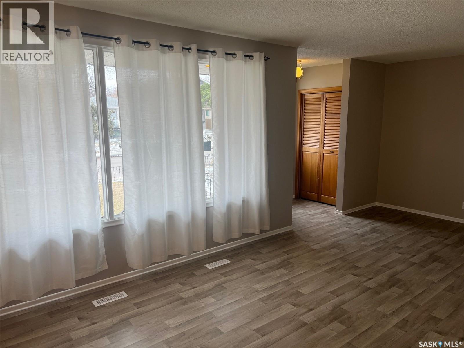 Additional image 5 of 802 Princess Street, Regina, SK, S4T3X9