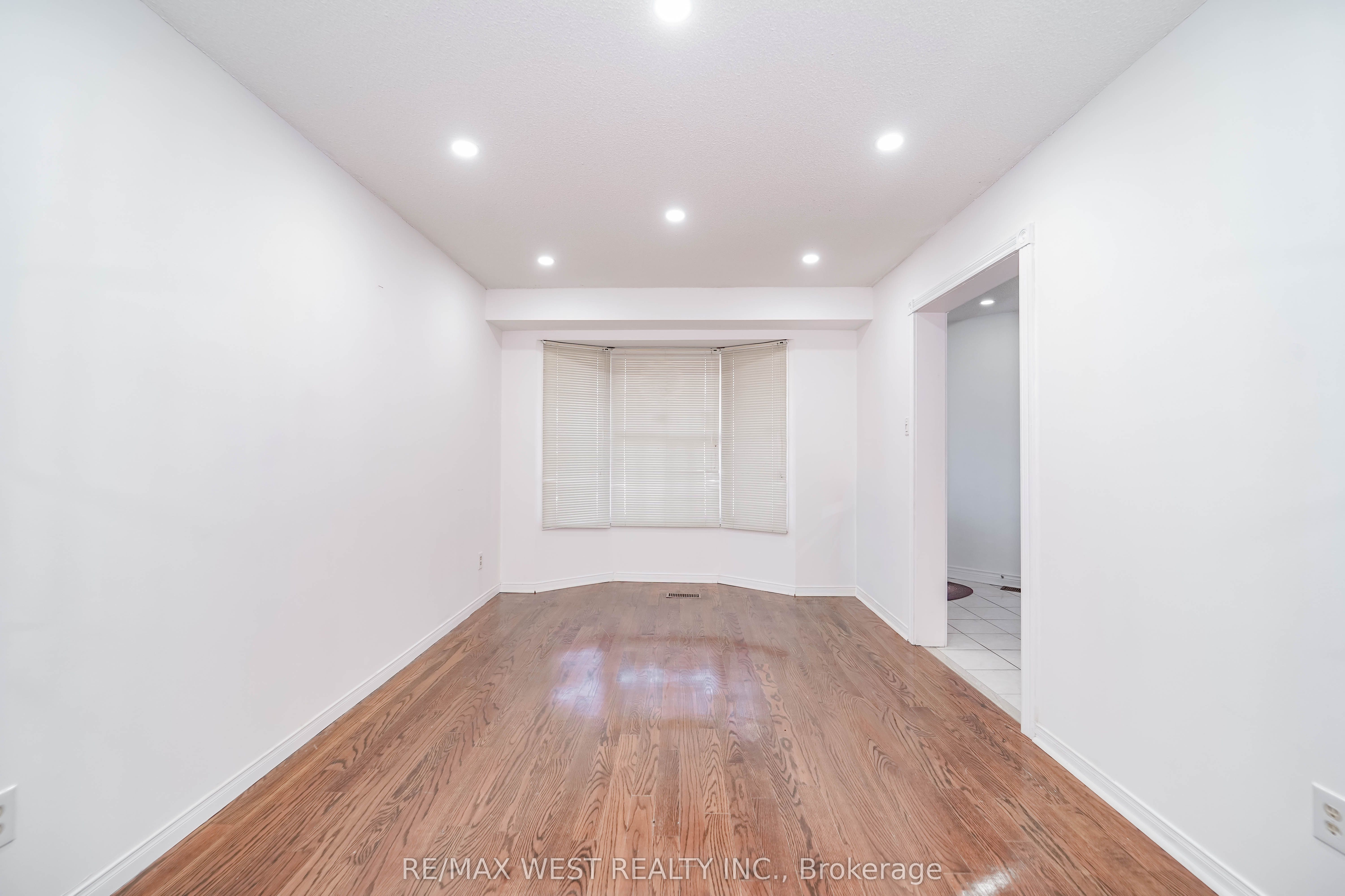 Additional image 2 of 120 Littles Road, Toronto, ON, M1B 5G7