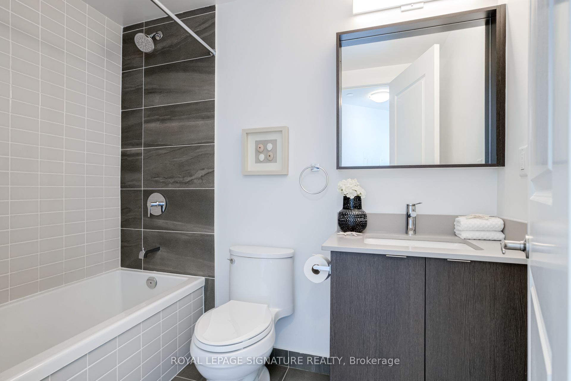Additional image 6 of 405B-4655 Metcalfe Avenue, Mississauga, ON, L5M 0Z7