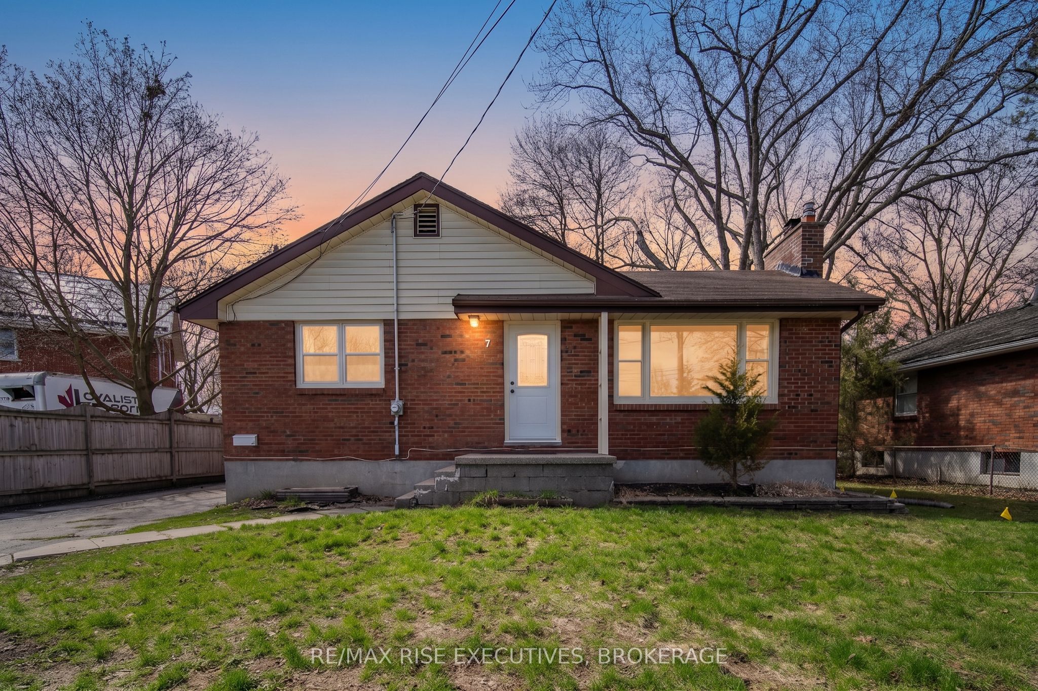 7 Benjamin Street, Belleville, ON, K8P 1P6