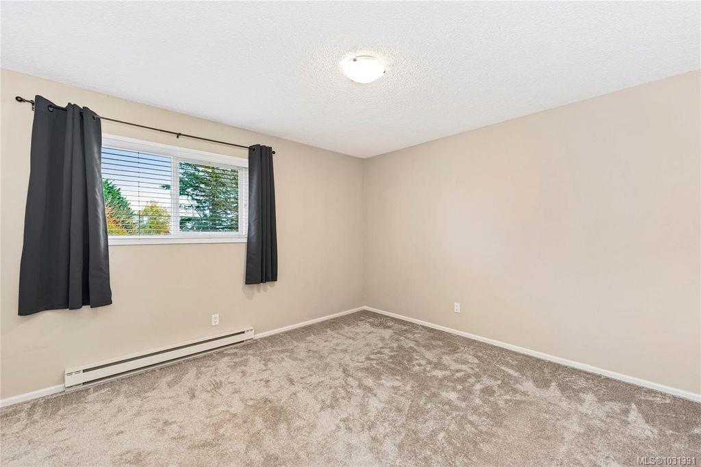 Additional image 2 of 4-1945 Lisnoe Avenue, Central Saanich, BC, V8M 1T2