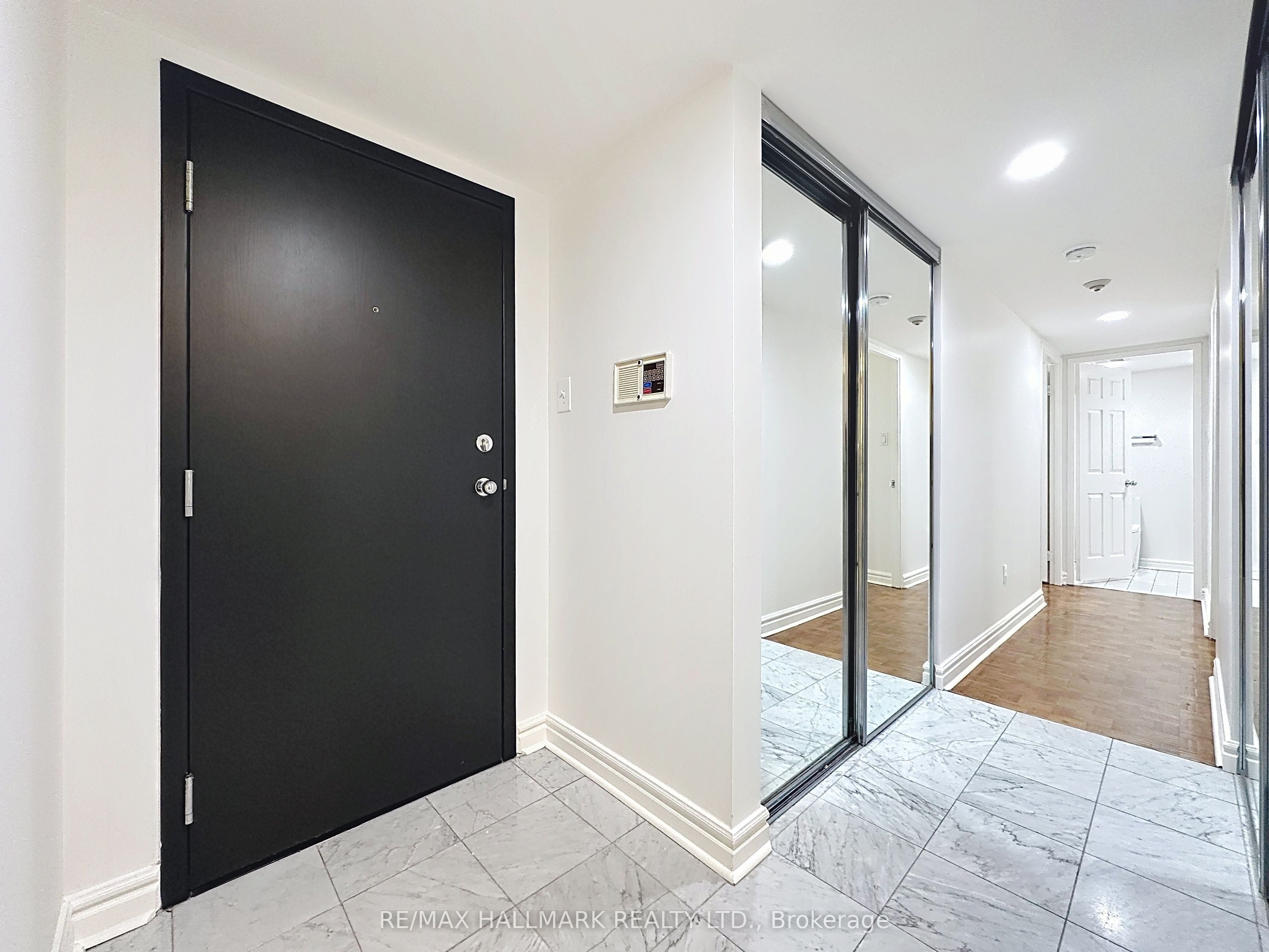 Additional image 6 of 302-33 University Avenue, Toronto, ON, M5J 2S7