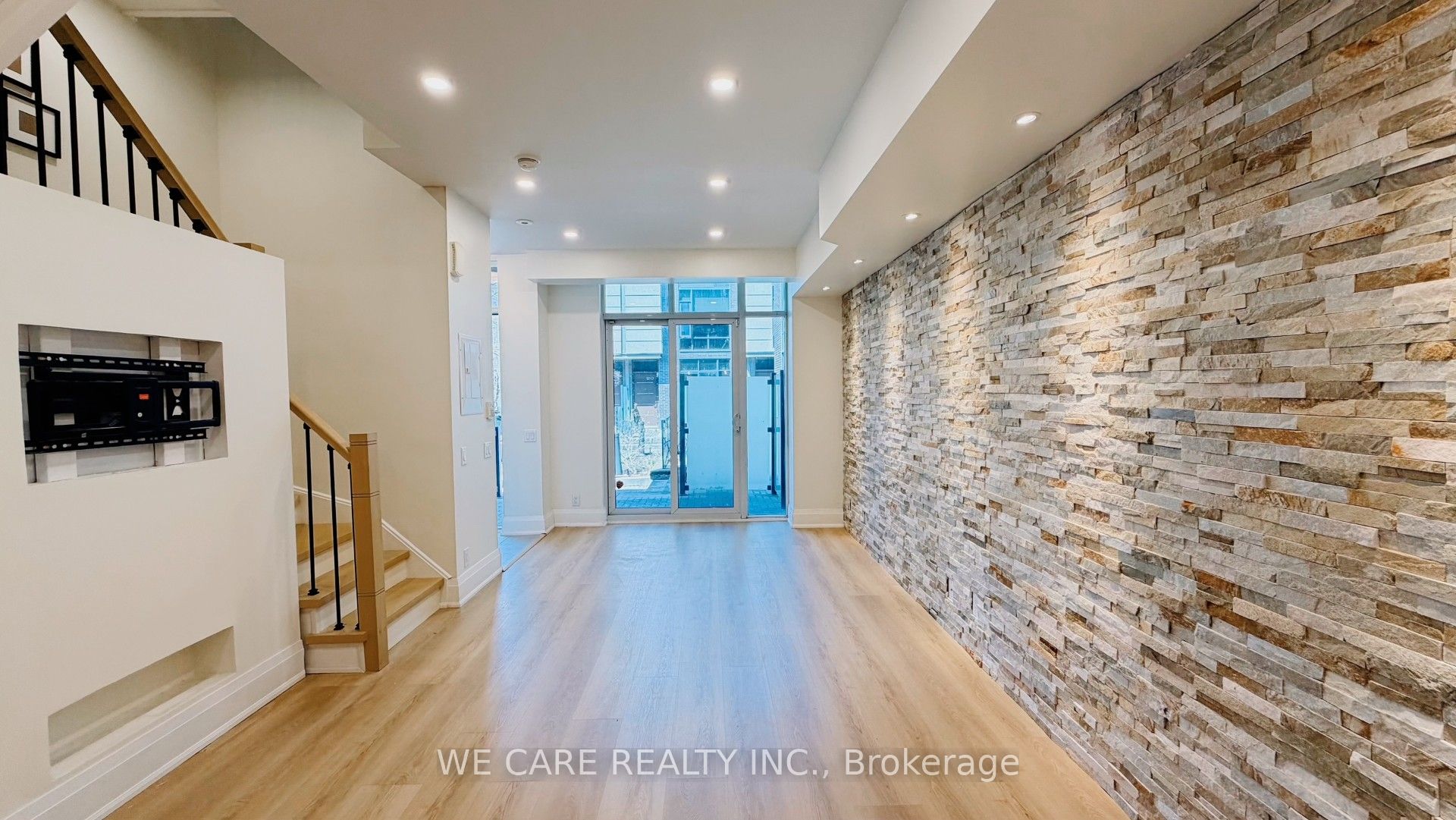 Additional image 2 of 15-15 Valhalla Inn Road, Toronto, ON, M9B 0B3