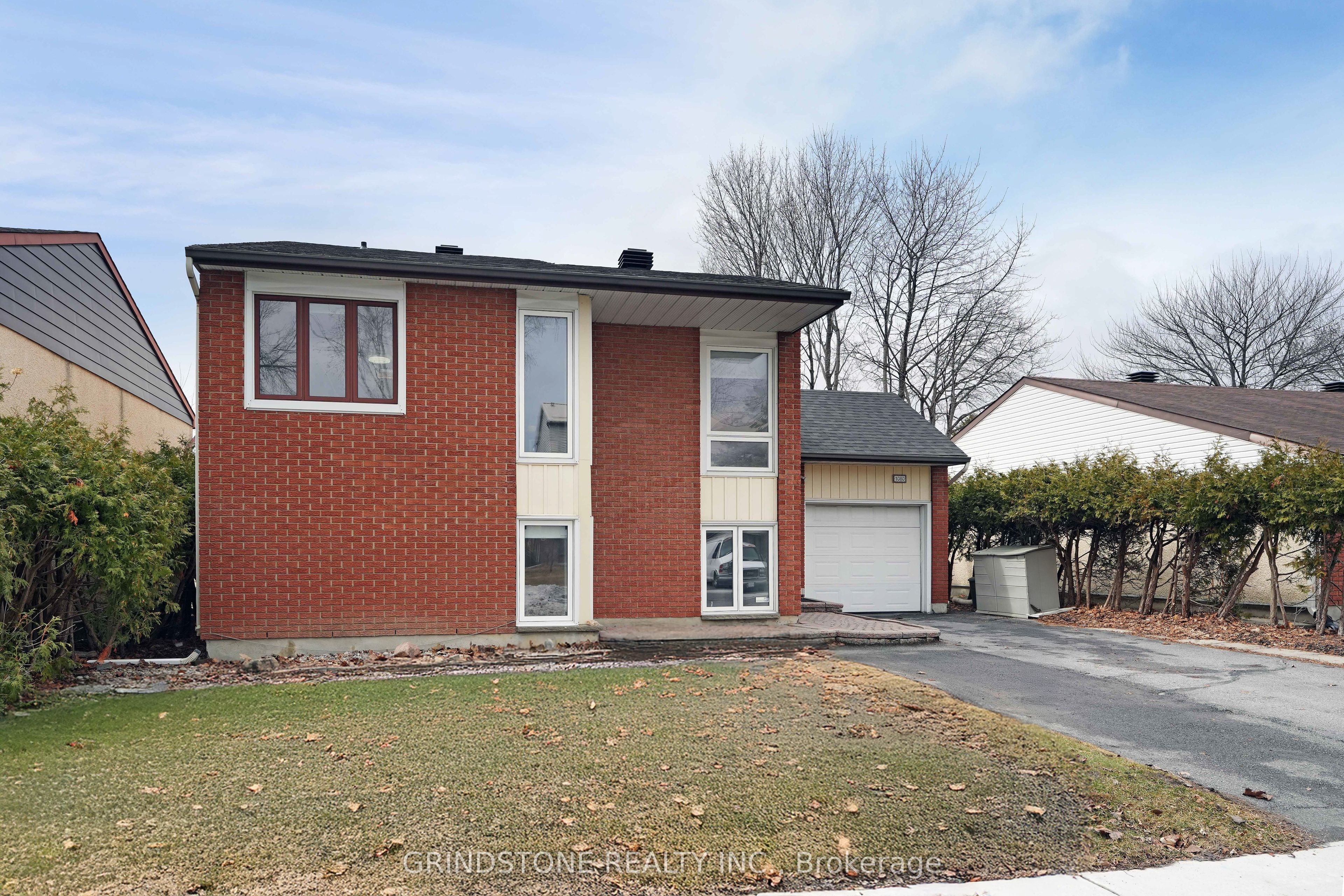 1080 Alenmede Crescent, Ottawa, ON, K2B 8H3