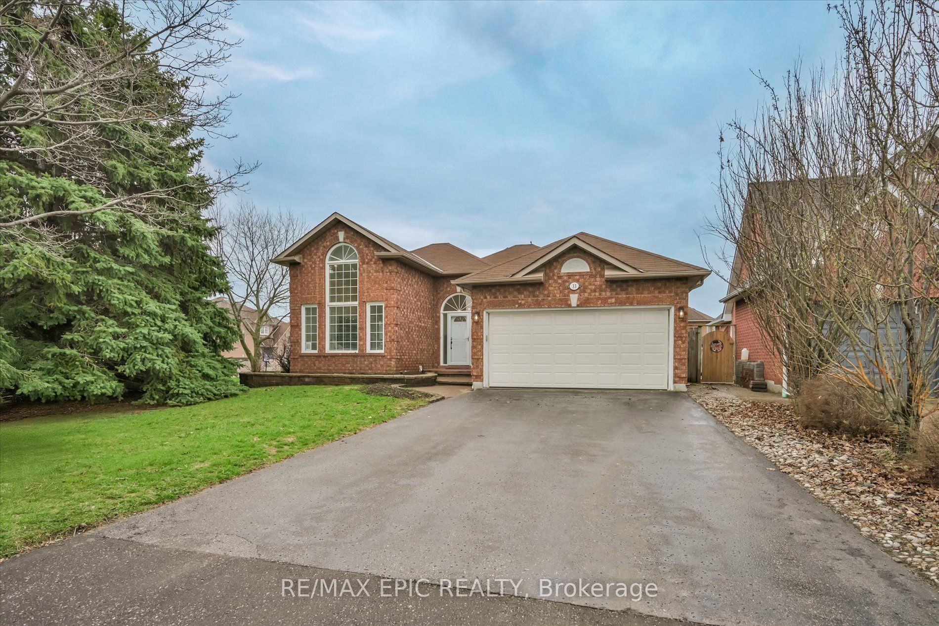 Additional image 2 of 33 Emmett Place, Whitby, ON, L1R 2B4