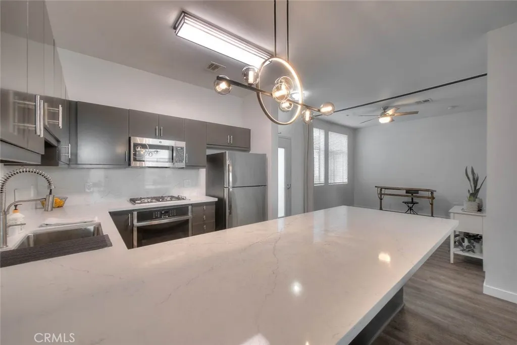 Additional image 51 of 435 W Center Street Promenade Unit 328, Anaheim, CA 92805