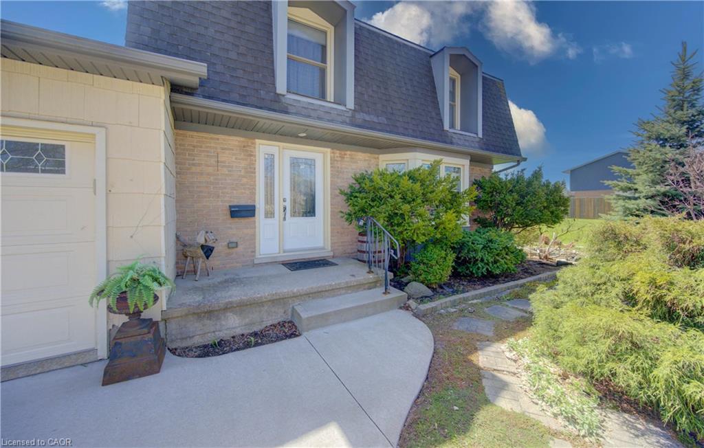 83 Manor Drive, Kitchener, ON, N2A 2T9 photo 2