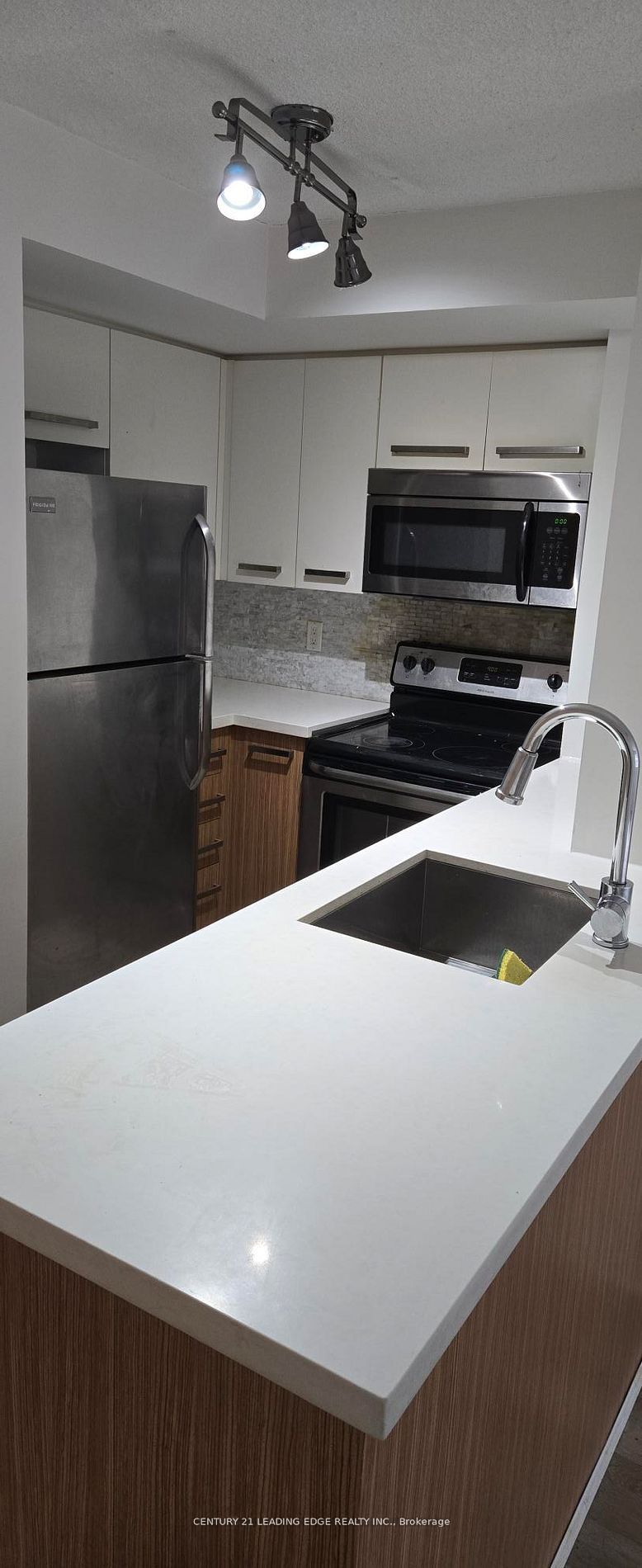 Additional image 6 of 210-11 St. Joseph Street, Toronto, ON, M4Y 3G4