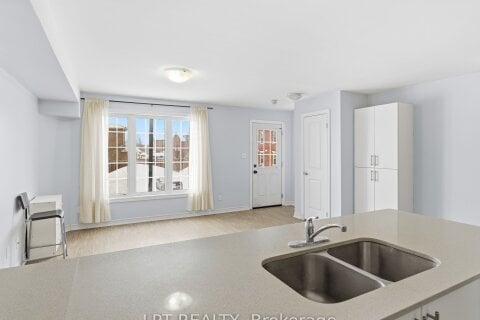 Additional image 7 of 4-244 Penetanguishene Road, Barrie, ON, L4M 7C2