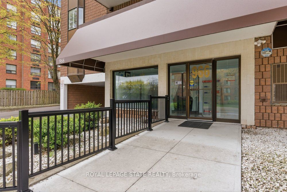 Additional image 2 of 302-966 Queenston Road, Hamilton, ON, L8G 1B7