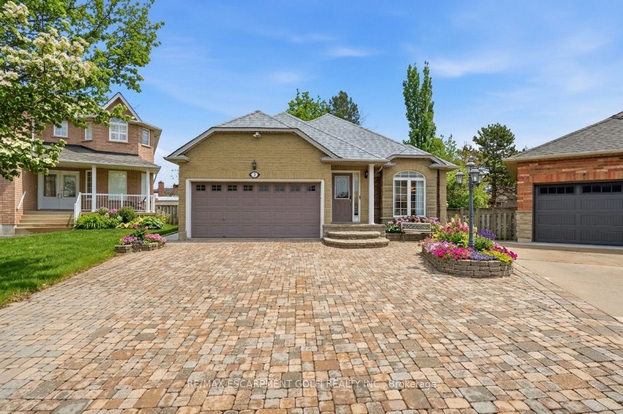2 Amore Boulevard, Hamilton, ON, L9B 2V3