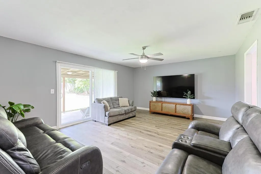 Additional image 8 of 1127 Paula Way, Escondido, CA 92027